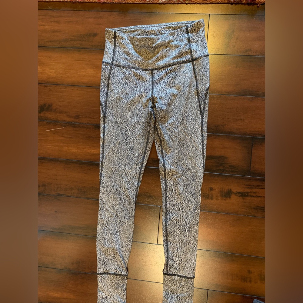 Black and white 7/8 leggings